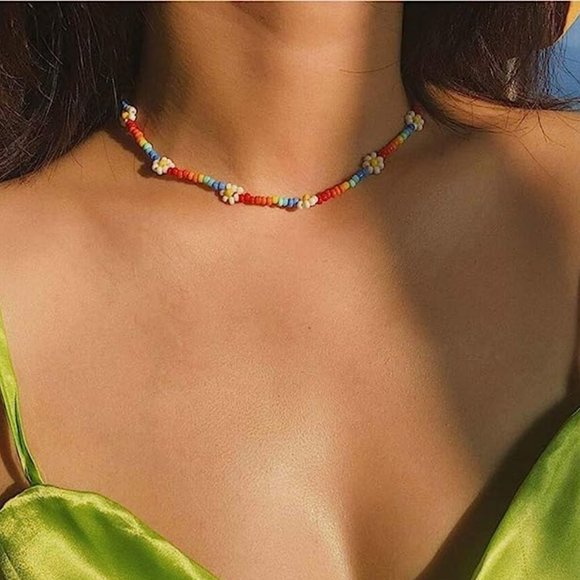 Jewelry - 🌸 Flower 🌸 Beaded Necklace 🌸